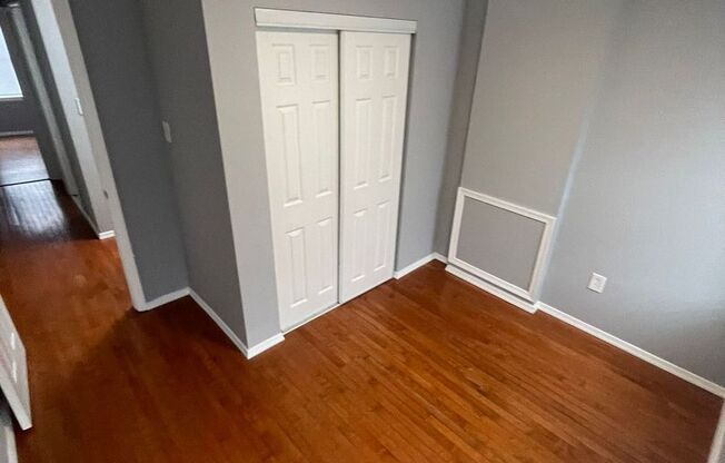 3 beds, 1 bath, $1,300