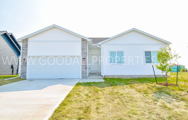 4 Bedroom 3 Bathroom Ranch with a Finished Basement in Waukee