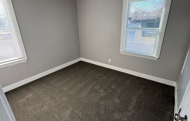 3553 W VLY HTS DR