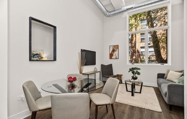 1 bed, 1.5 baths, 689 sqft, $3,395, Unit 206