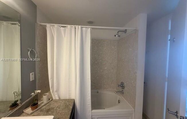 2 beds, 2.5 baths, $3,900, Unit # 3803