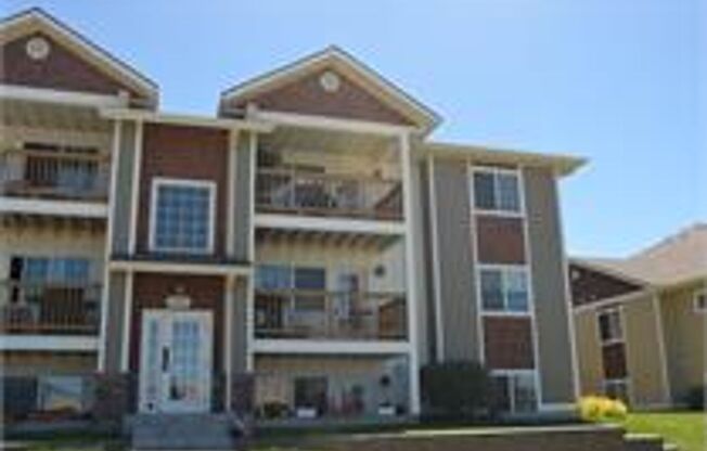 2 bedroom 2 bath condo centrally located on Baxter Ln
