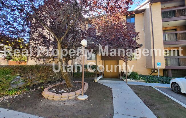 Top Floor Condo on Canyon Road