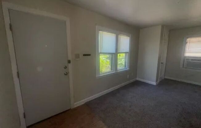 1 bed, 1 bath, 432 sqft, $600, Unit Rear