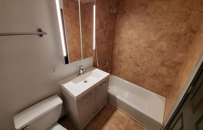 1 bed, 1 bath, $1,785, Unit F3