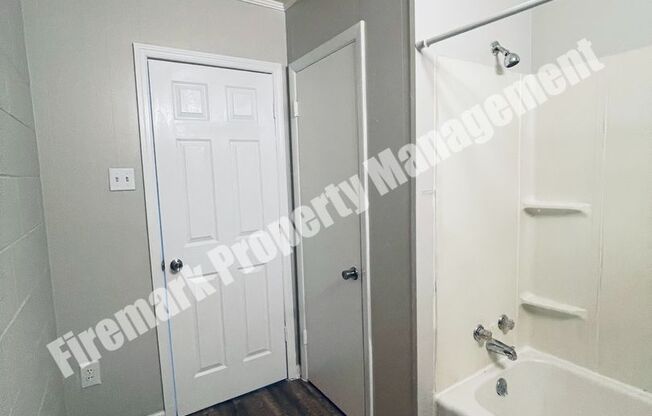 Studio, 1 bath, 650 sqft, $740, Unit 8