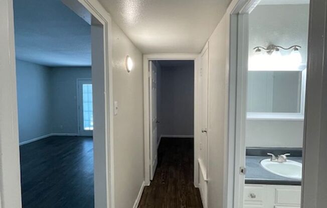 2 beds, 2 baths, 931 sqft, $1,195, Unit 02-0216