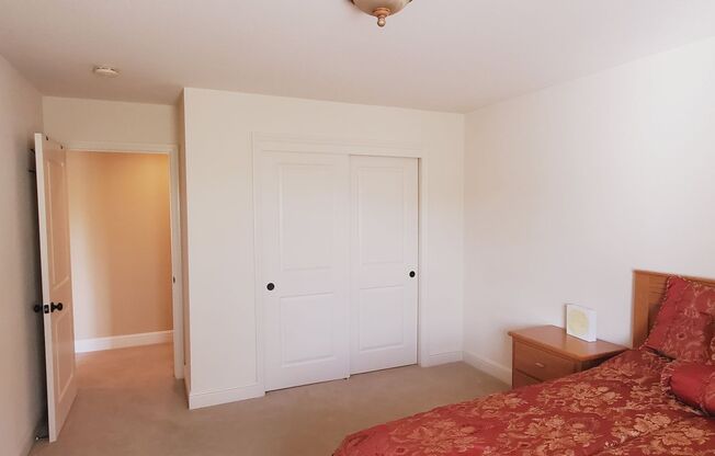 2 beds, 1 bath, $2,700