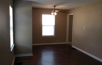 2 beds, 1 bath, $995