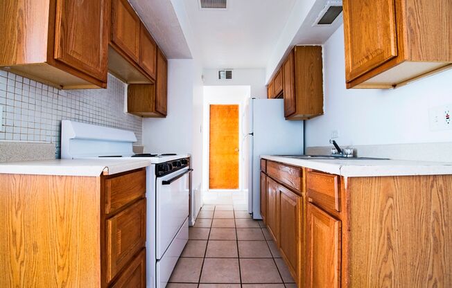 2045 E 75th