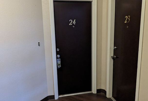 2 beds, 2 baths, 900 sqft, $1,525, Unit #24