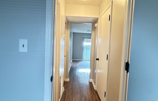 1 bed, 1 bath, 660 sqft, $950, Unit 06