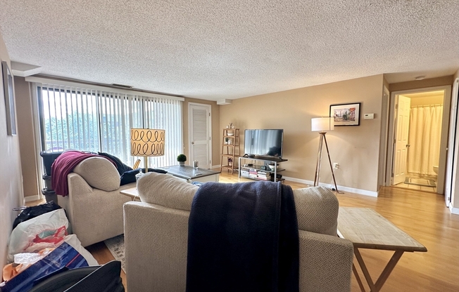 2 beds, 2 baths, 1,140 sqft, $3,100, Unit 505