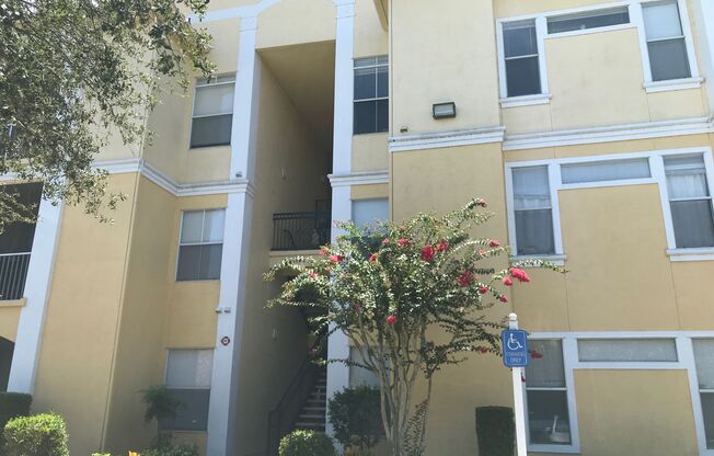 2 bed 2 bath condo in Visconti West Condominium in Maitland