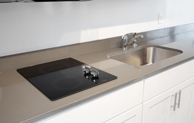 Studio, 1 bath, 420 sqft, $865, Unit 127