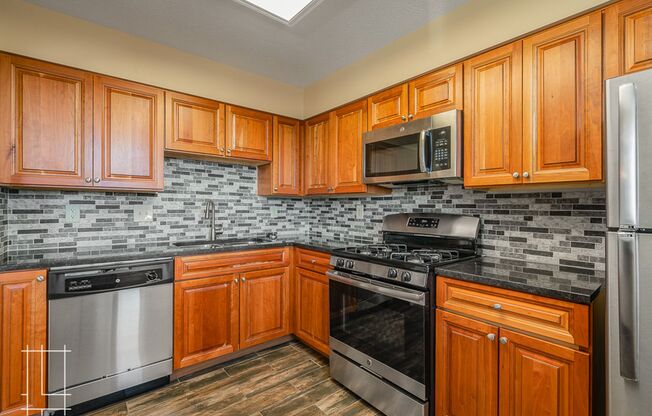 2 beds, 1 bath, $1,400, Unit 393 E Buttles Ave Apt. G