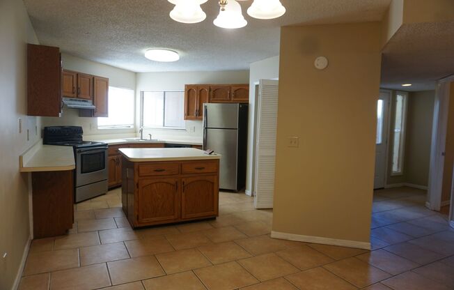 3 bedroom townhome in Arlington