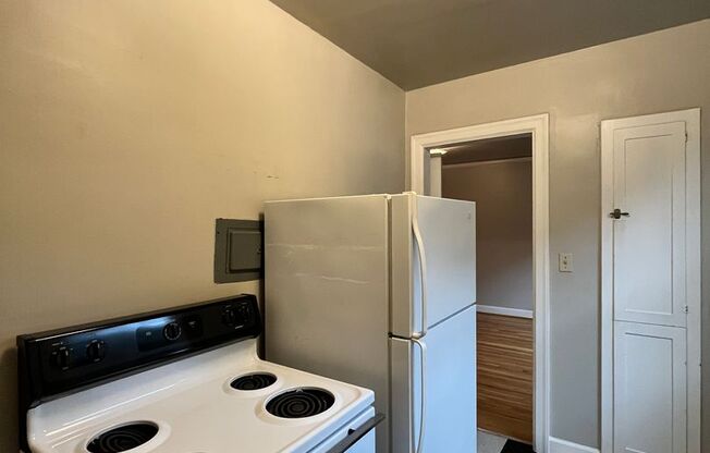Studio, 1 bath, $1,195, Unit 205