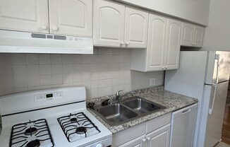 830 Reba Pl