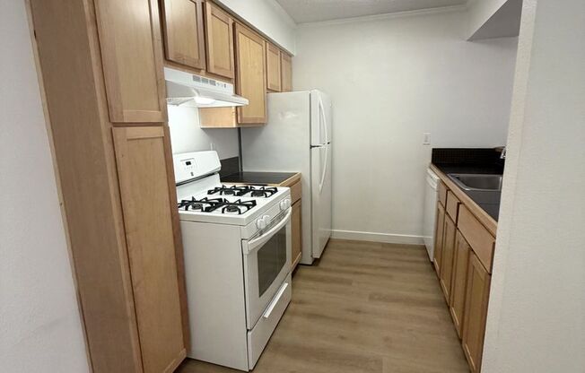 2 beds, 2 baths, 960 sqft, $1,504, Unit LAW15-209