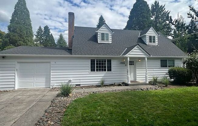 Beautiful Home w/Upgrades Throughout in Lake O~ Great School's, Shopping and Dining~ Don't Miss Out!