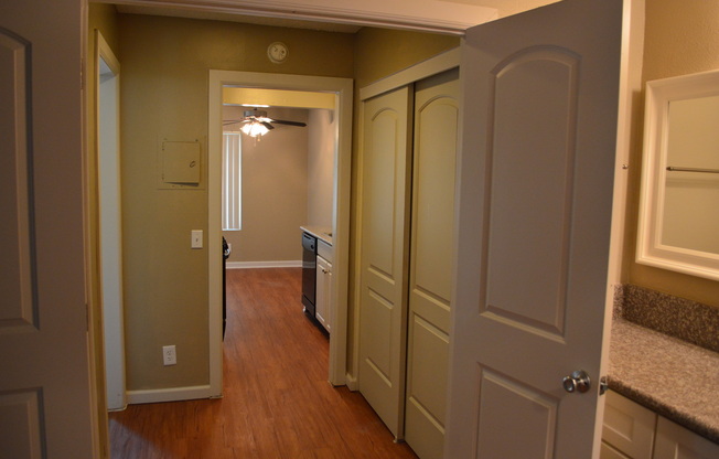 1 bed, 1 bath, 738 sqft, $2,128, Unit C6