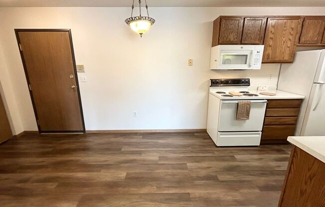 2 beds, 1 bath, 815 sqft, $865, Unit 1415-304