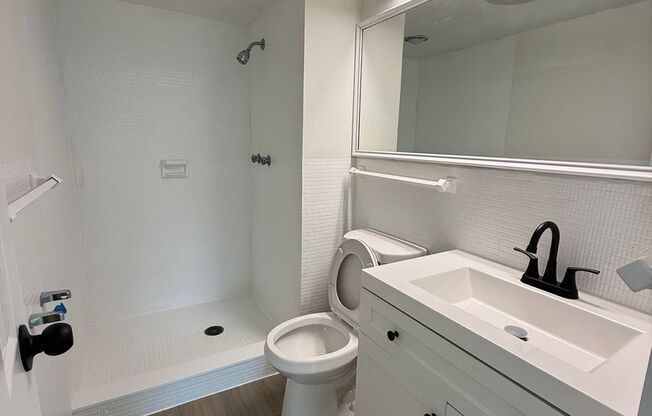 2 beds, 2 baths, 1,032 sqft, $1,650, Unit 206 (Renovated)