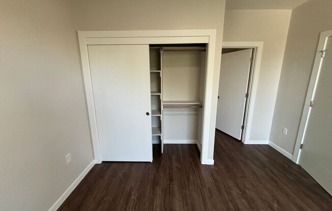 2 beds, 2 baths, 915 sqft, $1,495, Unit 204 - B957