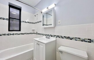 2 beds, 1 bath, $2,500, Unit 3D