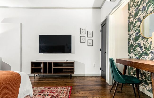 Studio, 1 bath, 300 sqft, $1,600, Unit 104