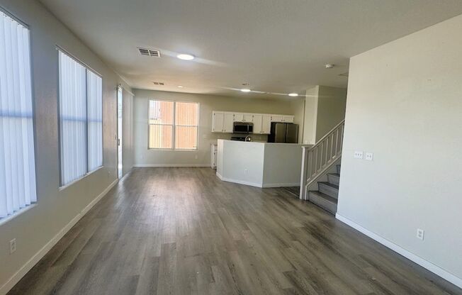 A SPACIOUS 2 STORY 4 BEDROOM 2.5 BATHROOM HOME LOCATED WITHIN THE GATED COMMUNITY OF CACTUS SPRINGS NEARBY MANY SHOPPING CENTERS AND NEAR THE 215. A MUST SEE!!