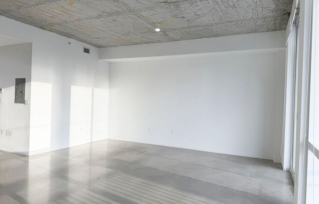 Studio, 1 bath, 737 sqft, $2,550, Unit Unit 302