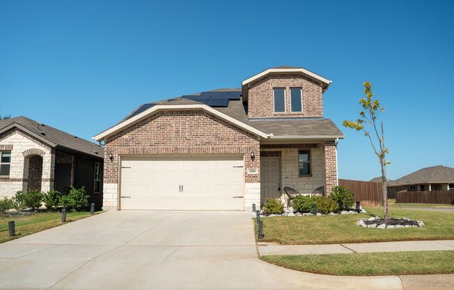 Charming 3-Bed, 2.5-Bath Home for Lease in Aubrey, TX