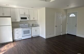 Studio, 1 bath, 395 sqft, $2,200