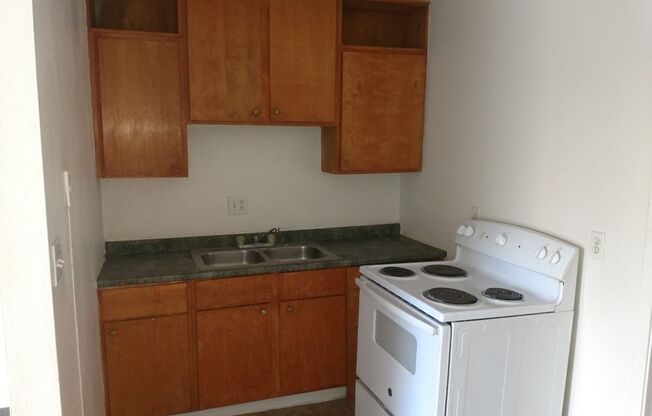 1 bed, 1 bath, 750 sqft, $850, Unit 615 #1