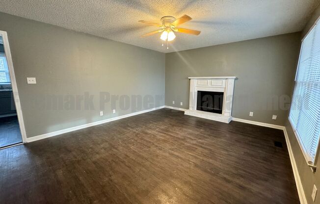 Newly Renovated 4 Bedroom 2 Bathroom!!