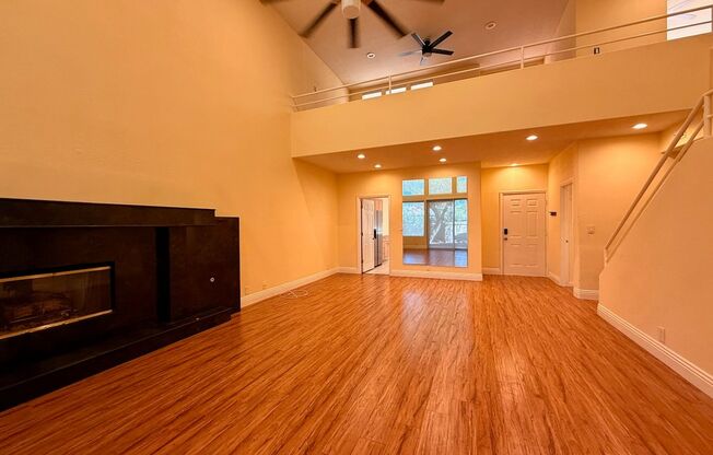 Gorgeous Spanish Trails 3BR House for lease!