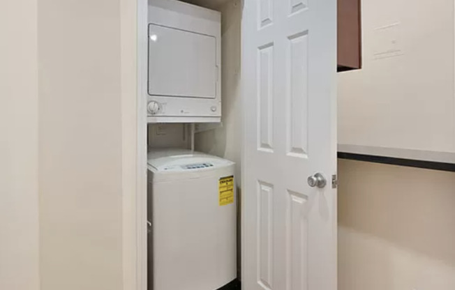 2 beds, $4,995, Unit 5E