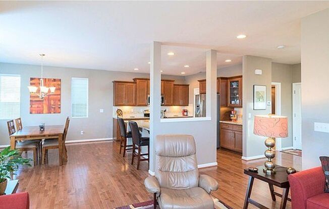 Exquisitely Beautiful Home with 3 bed and 2.5 Bath