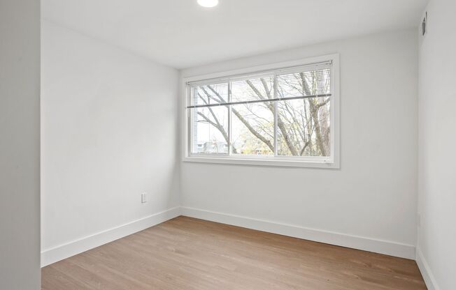 4 beds, 2 baths, 1,002 sqft, $4,950, Unit 117