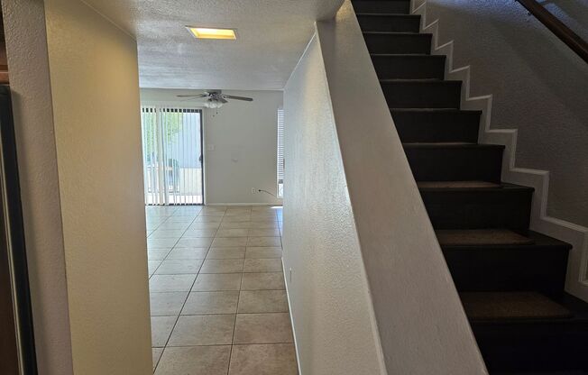Premium Scottsdale Location, Easy access to the 101 or the 202 and minutes to the airport!! 2 story with a garage, each room has its own bathroom!!! All appliances!!! Community Pool!!!