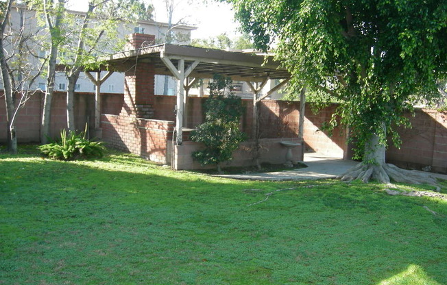 Near Circle Area: 3 Bedroom 2 Bath Home With Family Room
