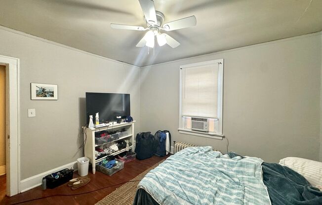 3 beds, 1 bath, 1,000 sqft, $1,500, Unit Unit 3