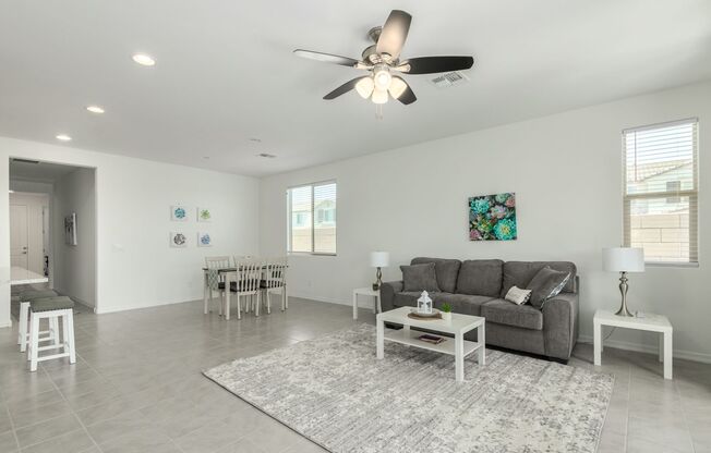 Beautifully Furnished Home in New Gilbert Community