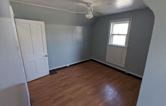 3 beds, 1 bath, $995