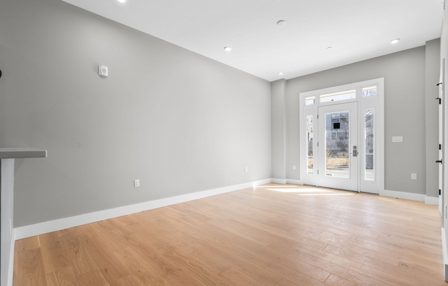 1 bed, 1 bath, 670 sqft, $2,900, Unit 105