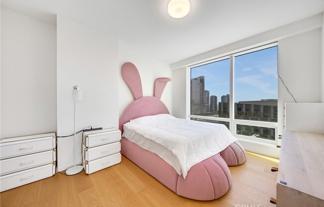 2 beds, 2 baths, 1,305 sqft, $5,150, Unit 2511