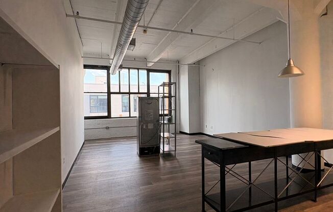 1 bed, 1 bath, 850 sqft, $1,695, Unit 602