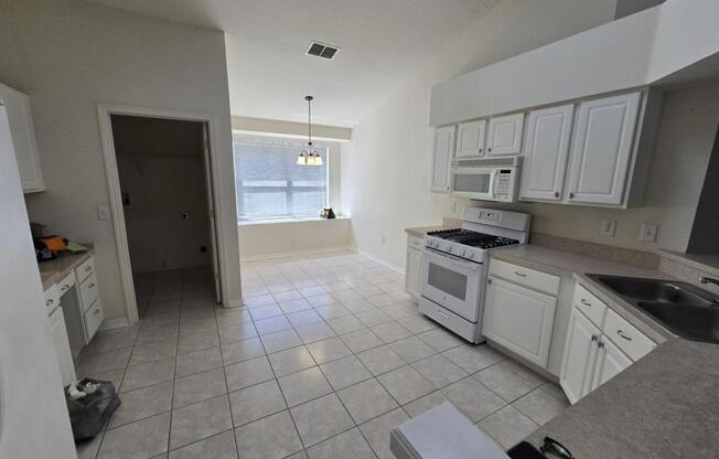 24505 LNDG DR